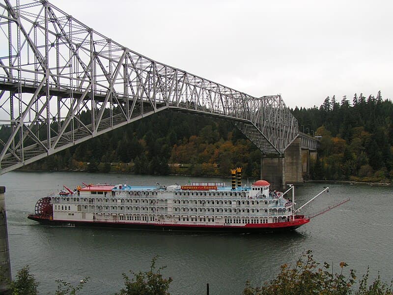American Empress cruise ship