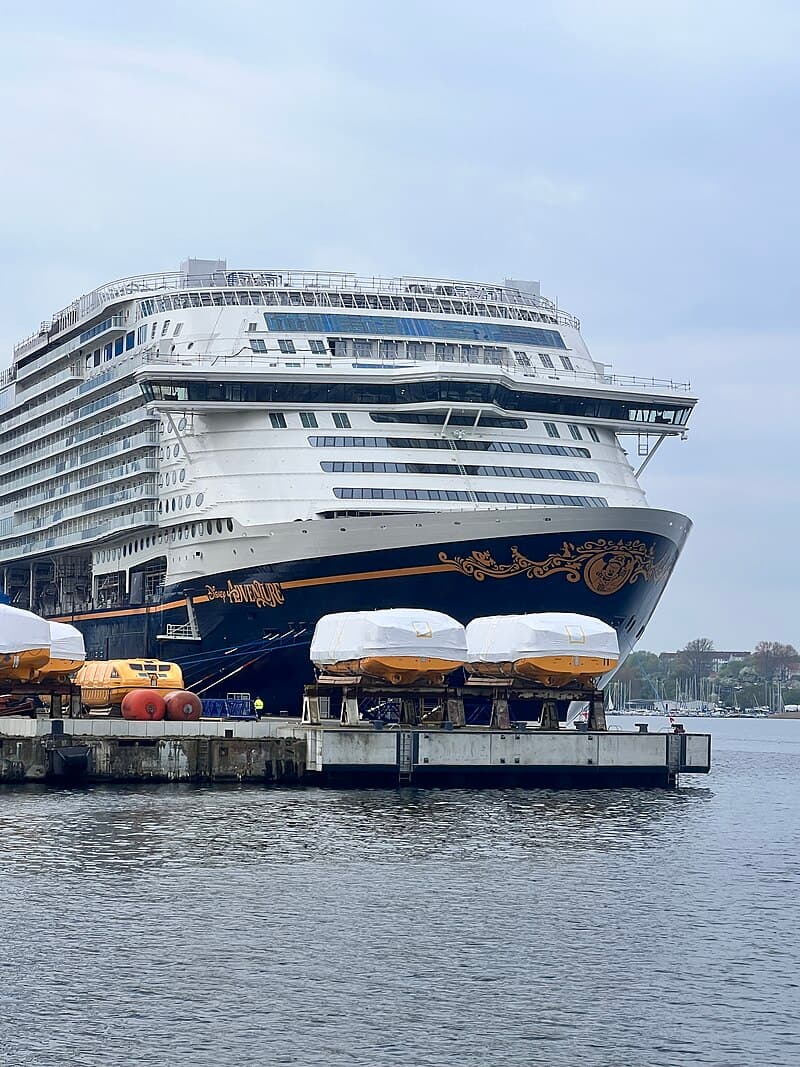 Disney Adventure cruise ship