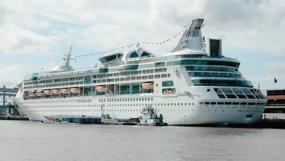 Grandeur of the Seas sailing from Colon, Panama