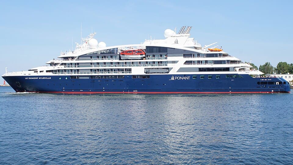 Le Dumont-d'Urville cruise ship