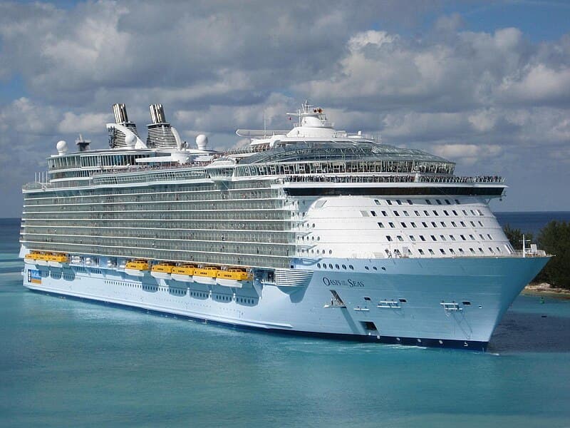 Oasis of the Seas at sea