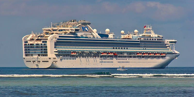 Sapphire Princess cruise ship