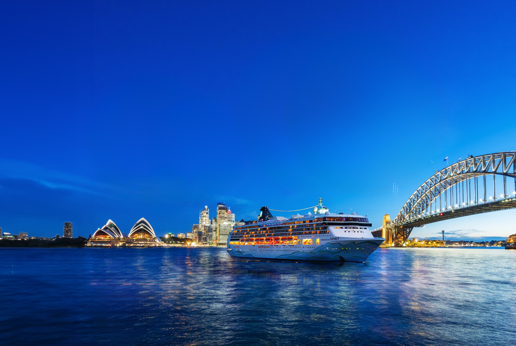 Norwegian Spirit — Exterior