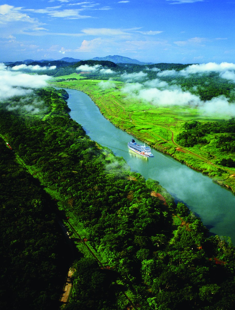 Norwegian Sun — Norwegian Sun - Panama Canal - Composite