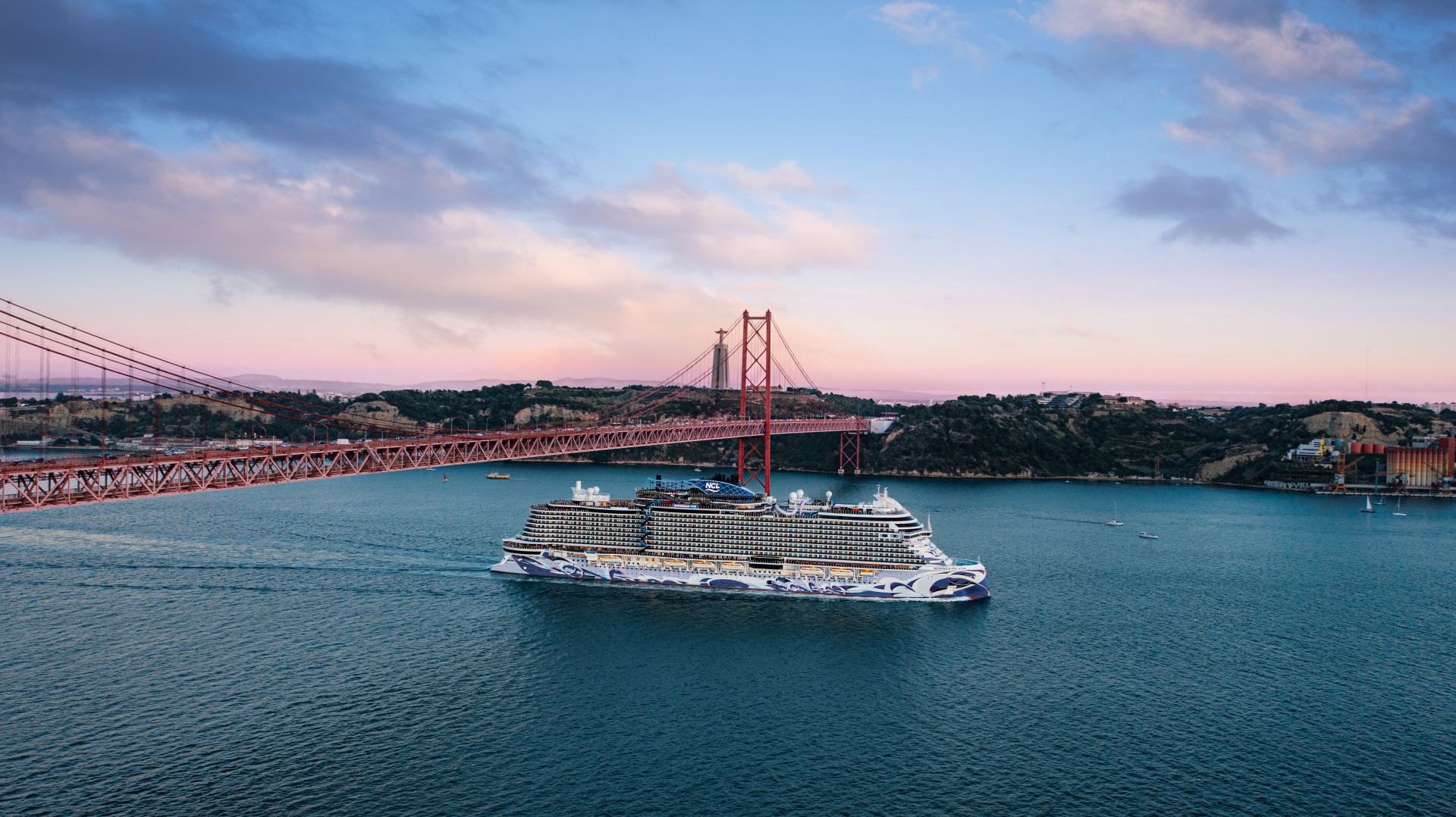 Norwegian Viva — Aerial view